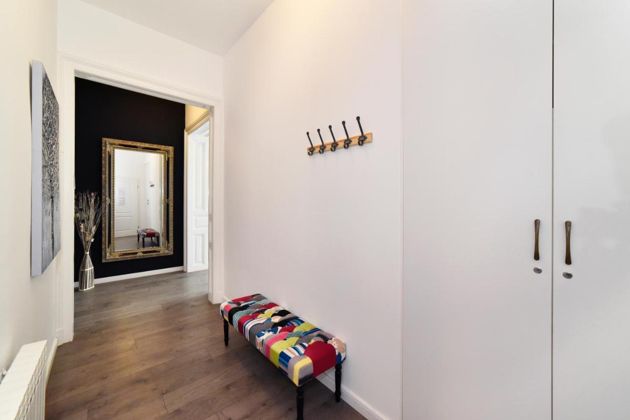 Time Downtown Apartma *